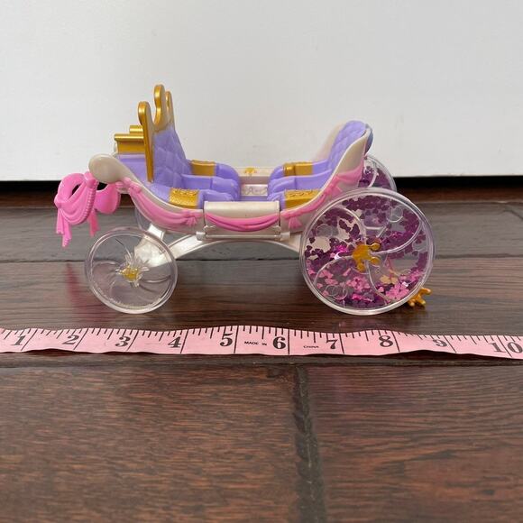 Shopkins Happy Places Royal Crown Carriage Replacement Doll Toy Stained Seat - Picture 2 of 8